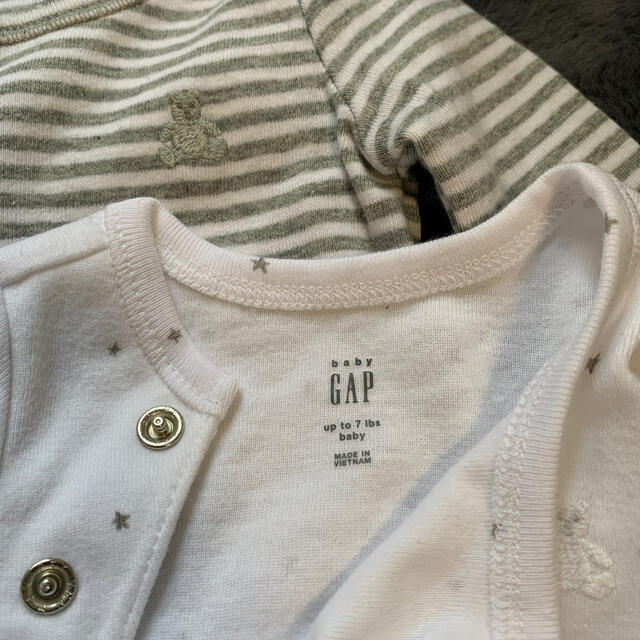 babyGAP(ベビーギャップ)の【新品未使用】baby GAP 長袖 ロンパース 45cm キッズ/ベビー/マタニティのベビー服(~85cm)(ロンパース)の商品写真