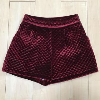 エモダ(EMODA)の値下げ‼️出品今月いっぱい‼️EMODA ベロア キルティングショートパンツ(ショートパンツ)