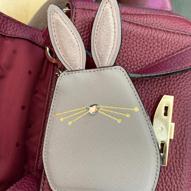 kate spade うさぎチャーム - キーホルダー