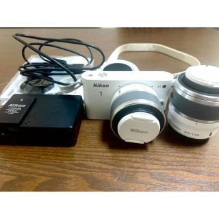 ニコン(Nikon)のNikon1 J1 ダブルズームキット(ミラーレス一眼)