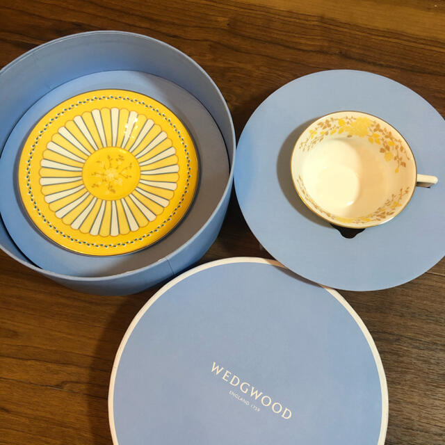 WEDGWOOD - ウェッジウッド イエローリボン 2脚セットの通販 by ねこ ...