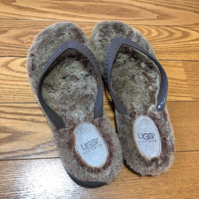 UGG(アグ)の【UGG】ビーチサンダル　W FLUFFE レディースの靴/シューズ(ビーチサンダル)の商品写真