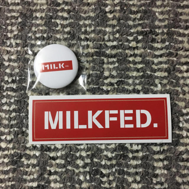 MILKFED.(ミルクフェド)のミルクフェド　缶バッジ　ステッカー エンタメ/ホビーのアニメグッズ(バッジ/ピンバッジ)の商品写真