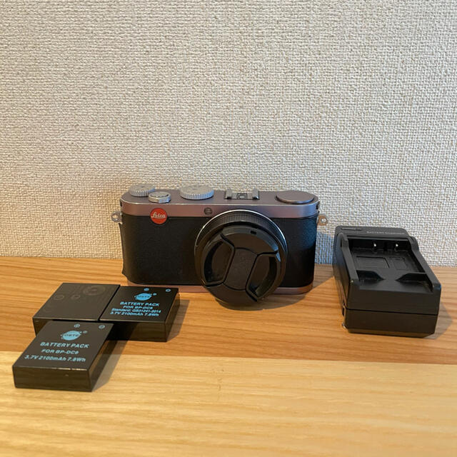 leica x1