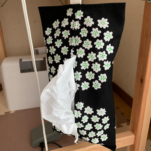 marimekko(マリメッコ)のマリメッコ  プケッティ黒　箱なしティッシュケース ハンドメイドのインテリア/家具(インテリア雑貨)の商品写真