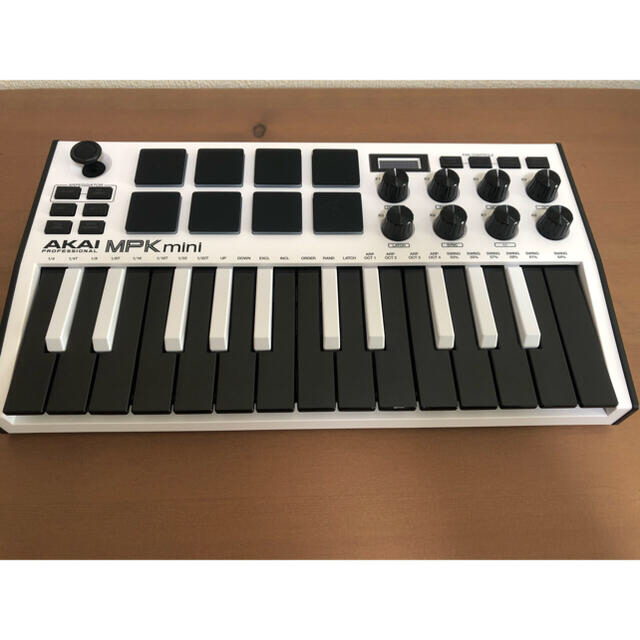 Akai Professional MPK mini mk3 1