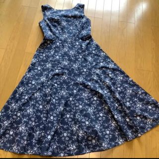 ローラアシュレイ(LAURA ASHLEY)のロングワンピース　11号(ロングワンピース/マキシワンピース)