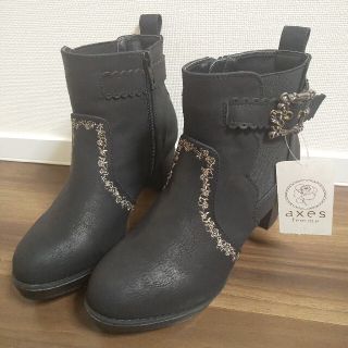 アクシーズファム(axes femme)のaxes femme アクシーズファム 新品ベルト使いサイドコアショートブーツ(ブーツ)