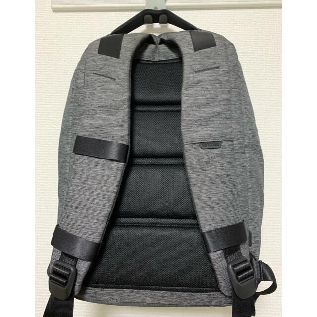 Incase(インケース)のincase city collection compact backpack メンズのバッグ(バッグパック/リュック)の商品写真