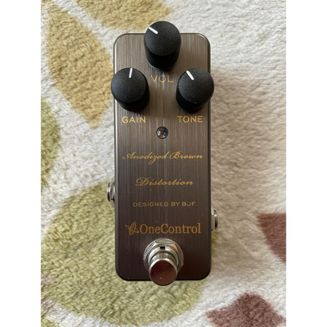 One Control Anodized Brown Distortion 楽器のギター(エフェクター)の商品写真