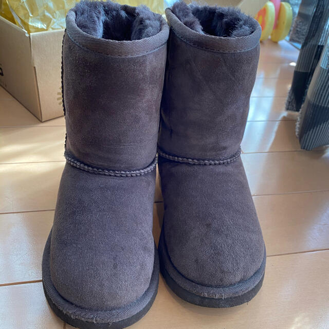 UGG(アグ)のUGG ムートンブーツ キッズ16.5㎝ キッズ/ベビー/マタニティのキッズ靴/シューズ(15cm~)(ブーツ)の商品写真