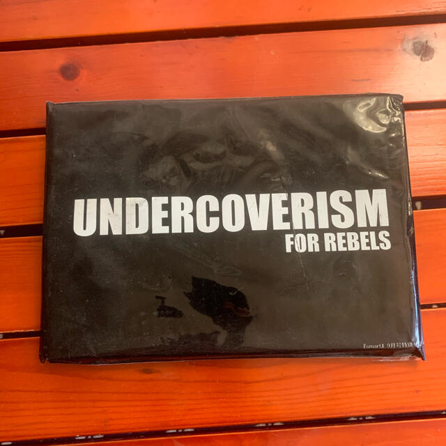 UNDERCOVER(アンダーカバー)の【新品未使用】undercoverism 缶バッジセット メンズのメンズ その他(その他)の商品写真