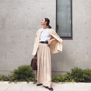 pleats volume skirt 新品未使用品　hella(ロングスカート)