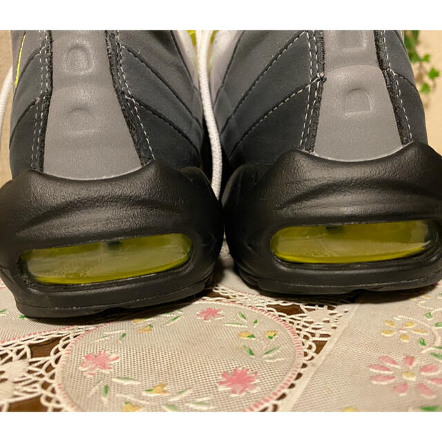 NIKE(ナイキ)のナイキエアマックス95イエローグラデ メンズの靴/シューズ(スニーカー)の商品写真