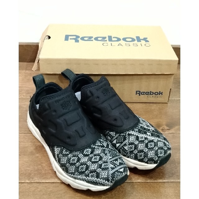 Reebok(リーボック)のReebok  BD4460 FURYLITE SLIP ON GT レディースの靴/シューズ(スニーカー)の商品写真