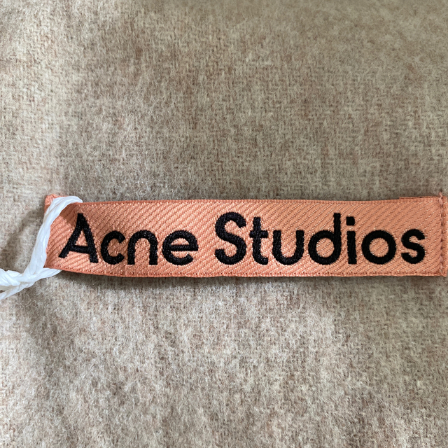 Acne Studios ストール　11月19日までの限定送料無料！！ レディースのファッション小物(マフラー/ショール)の商品写真