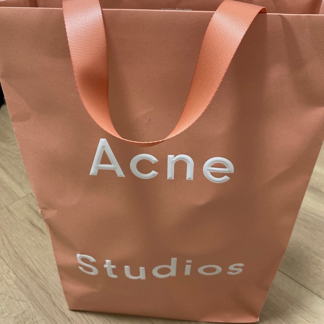 Acne Studios ストール　11月19日までの限定送料無料！！ レディースのファッション小物(マフラー/ショール)の商品写真