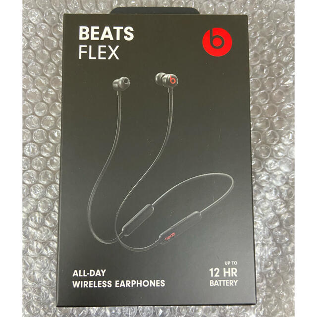 Beats Flex ワイヤレスイヤフォン – Beatsブラック スマホ/家電/カメラのオーディオ機器(ヘッドフォン/イヤフォン)の商品写真