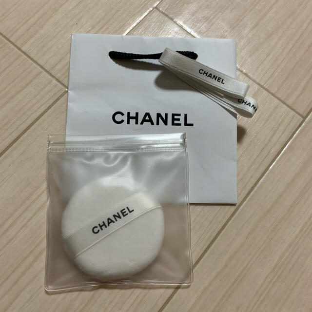 CHANEL(シャネル)の未使用 シャネル CHANEL パフ コスメ/美容のメイク道具/ケアグッズ(パフ・スポンジ)の商品写真