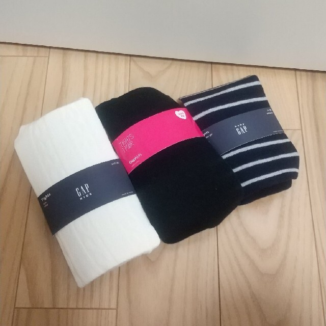 GAP(ギャップ)の『新品』 ベビーギャップ タイツ 2~5歳サイズ ギャップキッズ タイツセット キッズ/ベビー/マタニティのこども用ファッション小物(靴下/タイツ)の商品写真