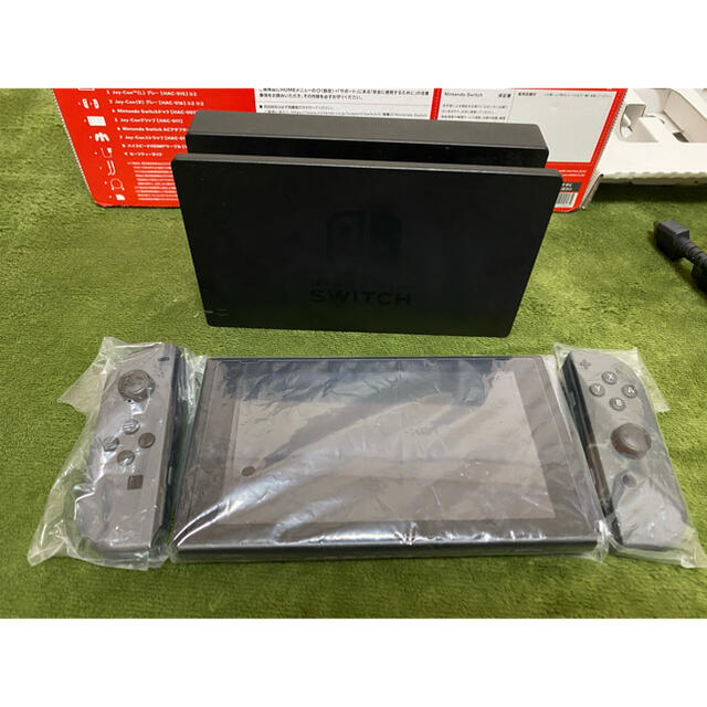 Nintendo Switch(ニンテンドースイッチ)の任天堂スイッチ本体 エンタメ/ホビーのゲームソフト/ゲーム機本体(家庭用ゲーム機本体)の商品写真