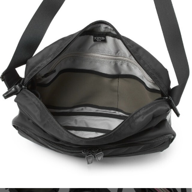 吉田カバン(ヨシダカバン)のポーター　ショルダーバッグ（ブラック） メンズのバッグ(ショルダーバッグ)の商品写真