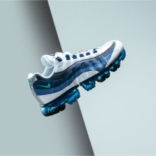 ナイキ(NIKE)のNIKE ナイキ エアヴェイパーマックス95 フレンチブルー　ブルーグラデ (スニーカー)