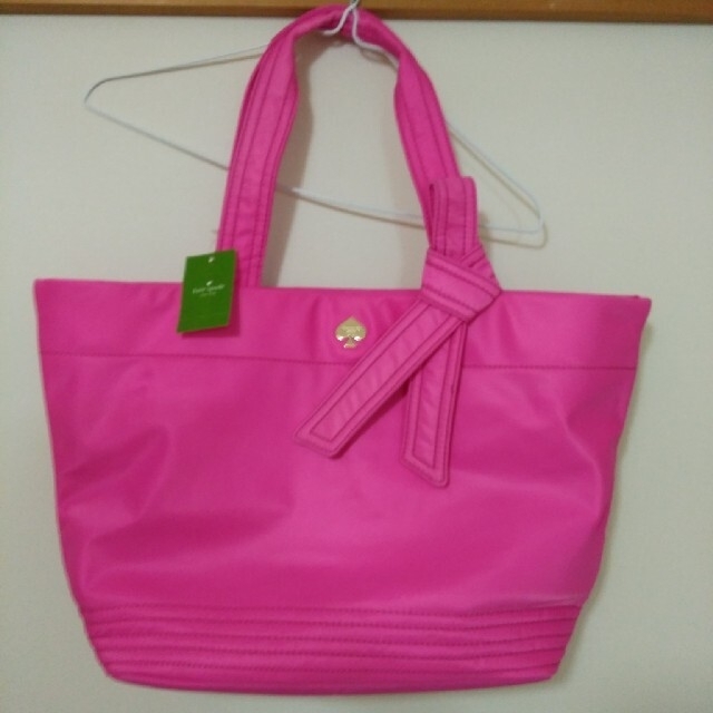 kate spade new york(ケイトスペードニューヨーク)の新品タグ付き　kate spade　NEW YORK　トートバッグ レディースのバッグ(トートバッグ)の商品写真