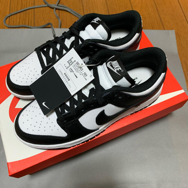 NIKE(ナイキ)のNIKE DUNK LOW BLACK WHITE レディースの靴/シューズ(スニーカー)の商品写真