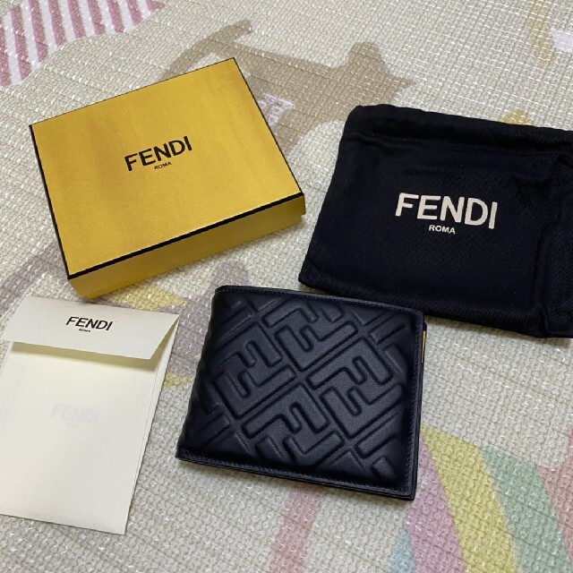 最安値級価格 FENDI メンズ 財布 二つ折り FENDI - 折り財布 - kajal.pl