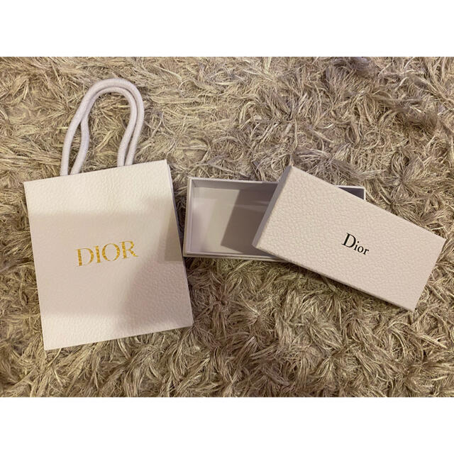 Christian Dior(クリスチャンディオール)のDior ディオール　ギフトボックス　箱 インテリア/住まい/日用品のオフィス用品(ラッピング/包装)の商品写真