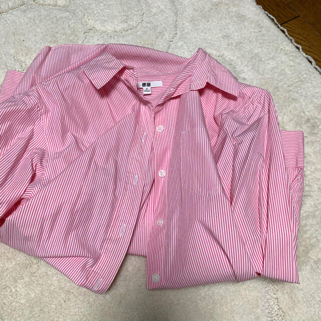 ピンクストライプシャツ　ブラウス レディースのトップス(シャツ/ブラウス(長袖/七分))の商品写真