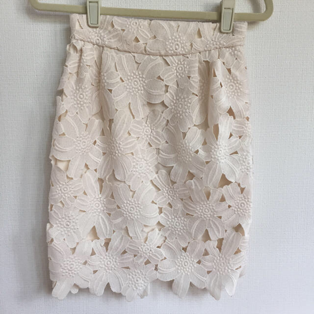 Lily Brown(リリーブラウン)のリリーブラウン♡ホワイト♡レーススカート レディースのスカート(ミニスカート)の商品写真