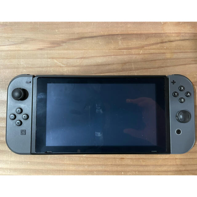 Nintendo Switch(ニンテンドースイッチ)のNintendo Switch JOY-CON グレー 本体  HAC-S-KA エンタメ/ホビーのゲームソフト/ゲーム機本体(家庭用ゲーム機本体)の商品写真