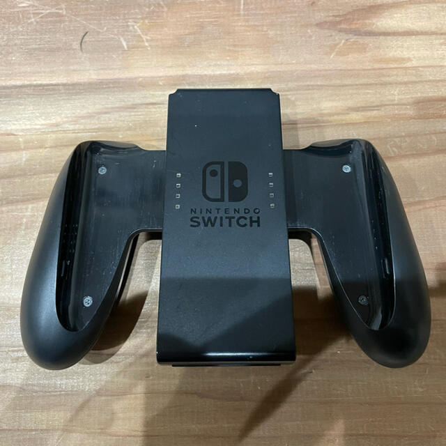 Nintendo Switch(ニンテンドースイッチ)のNintendo Switch JOY-CON グレー 本体  HAC-S-KA エンタメ/ホビーのゲームソフト/ゲーム機本体(家庭用ゲーム機本体)の商品写真