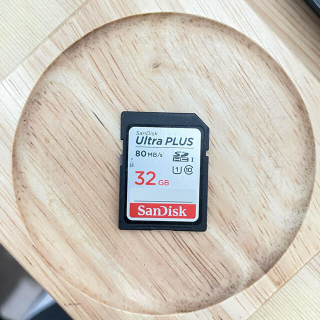 SanDisk(サンディスク)のSDカード　32GB スマホ/家電/カメラのカメラ(その他)の商品写真