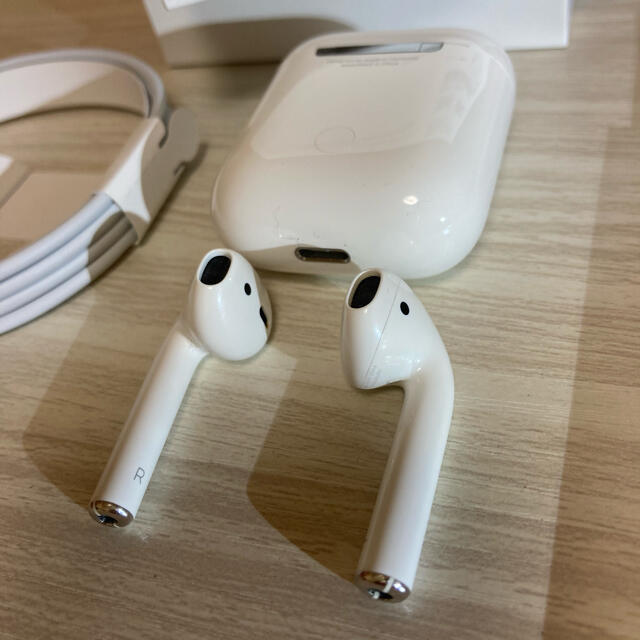 AirPods with Charging Case 第2世代 MV7N2J/A ヘッドフォン/イヤフォン