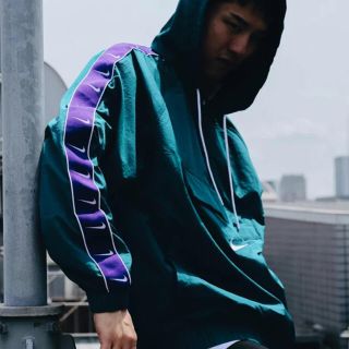 ナイキ(NIKE)のナイキ　ウインドブレーカー　新品未使用　2XL (ナイロンジャケット)