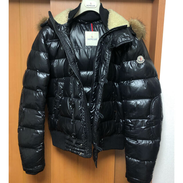 MONCLER(モンクレール)の売り切り　MONCLER モンクレール VEYLE ヴェイル メンズのジャケット/アウター(ダウンジャケット)の商品写真