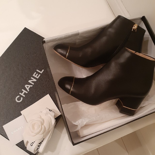 シャネル　CHANEL　ショートブーツ　シンプル　37 美品