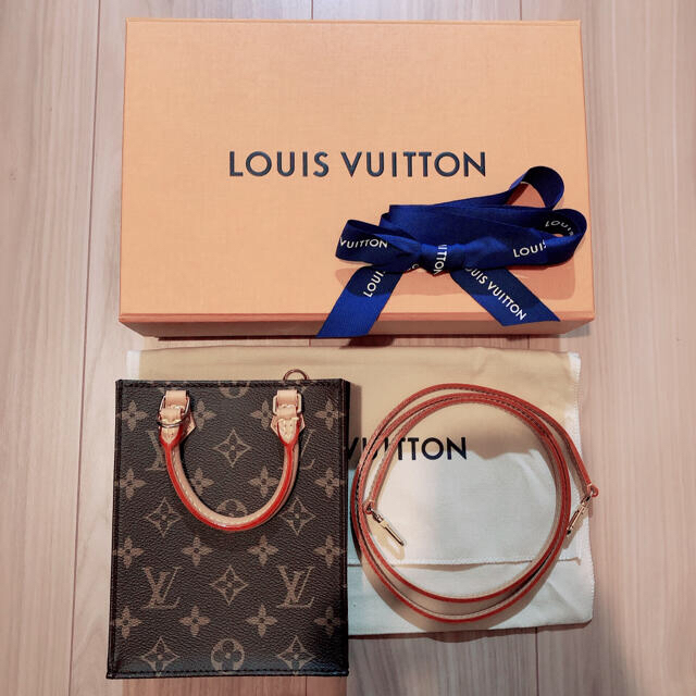 LOUIS VUITTON(ルイヴィトン)のLICCA様専用 ルイ ヴィトン プティットサックプラ モノグラム レディースのバッグ(ショルダーバッグ)の商品写真