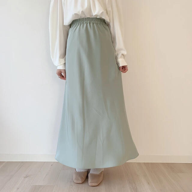 RiLi サテンセミフレアスカート　🔆最終値下げ レディースのスカート(ロングスカート)の商品写真