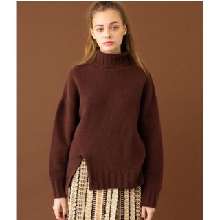 ユナイテッドアローズ(UNITED ARROWS)のユナイテッドトウキョウ　タートルネック  ニット　ブラウン(ニット/セーター)