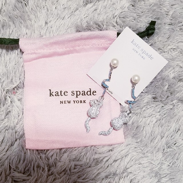 kate spade new york(ケイトスペードニューヨーク)の新品未使用　キャット　ピアス　猫　ケイトスペードニューヨ　katespade　  レディースのアクセサリー(ピアス)の商品写真