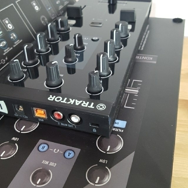 TRAKTOR KONTROL Z1 & 専用ケース 3