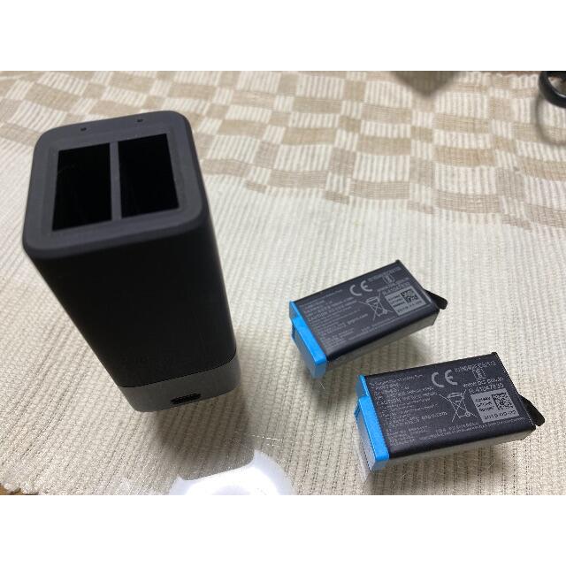 GoPro(ゴープロ)の【ma-yac様専用】gopro MAX 純正バッテリー 充電器 スマホ/家電/カメラのカメラ(その他)の商品写真