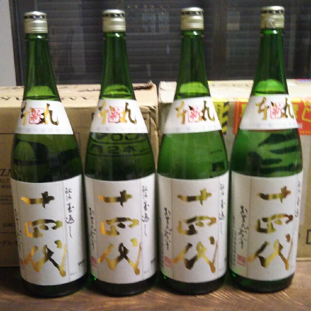 国内正規総代理店アイテム】 十四代角新本丸4本セット 日本酒