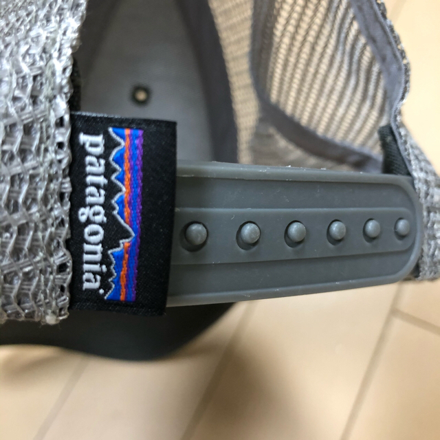 patagonia(パタゴニア)のパタゴニア　キャップ　グレー(裏メッシュ) メンズの帽子(キャップ)の商品写真