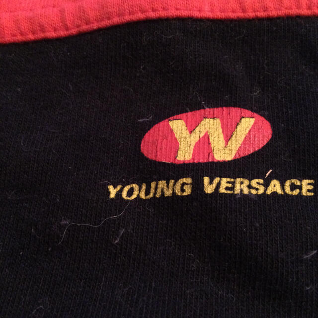 VERSACE(ヴェルサーチ)のヴェルサーチ　シャツ　半袖 レディースのトップス(Tシャツ(半袖/袖なし))の商品写真