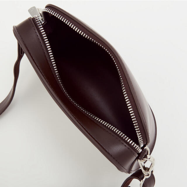 UNIQLO(ユニクロ)のレザータッチミニショルダーバッグ 黒 ハンドバッグ  ユニクロ エコレザー レディースのバッグ(ショルダーバッグ)の商品写真